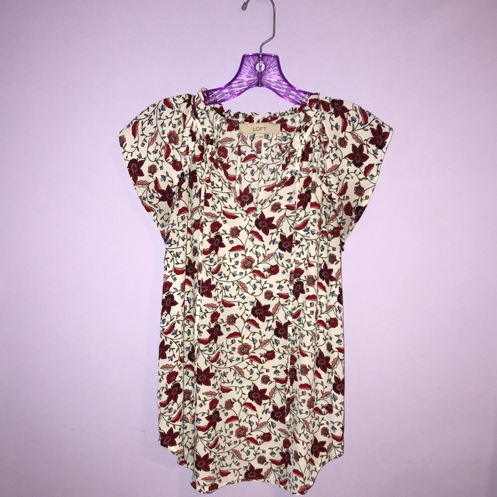 LOFT Sleeveless Top🌺